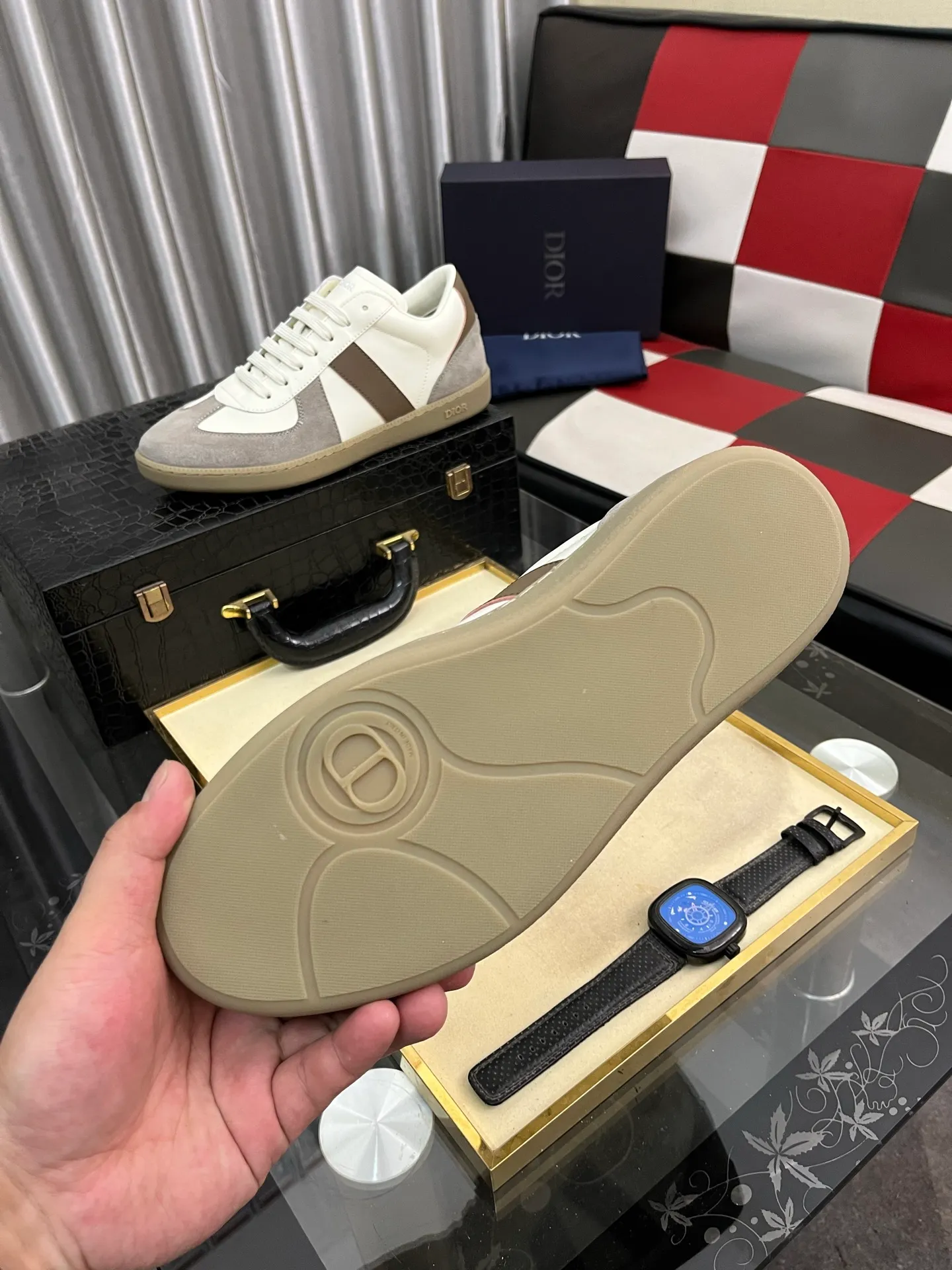 Men's shoes💰380⌚️⌚️[Dior] Dior's new men's genuine leather casual shoes, the highest version on the market, any comparison is welcome🆚! The original leather has excellent texture and is super high-end! Fetal sheep net lining imported from Italy, removable pad! Luxurious materials and fine workmanship, highly recommended! Code number: 38-44